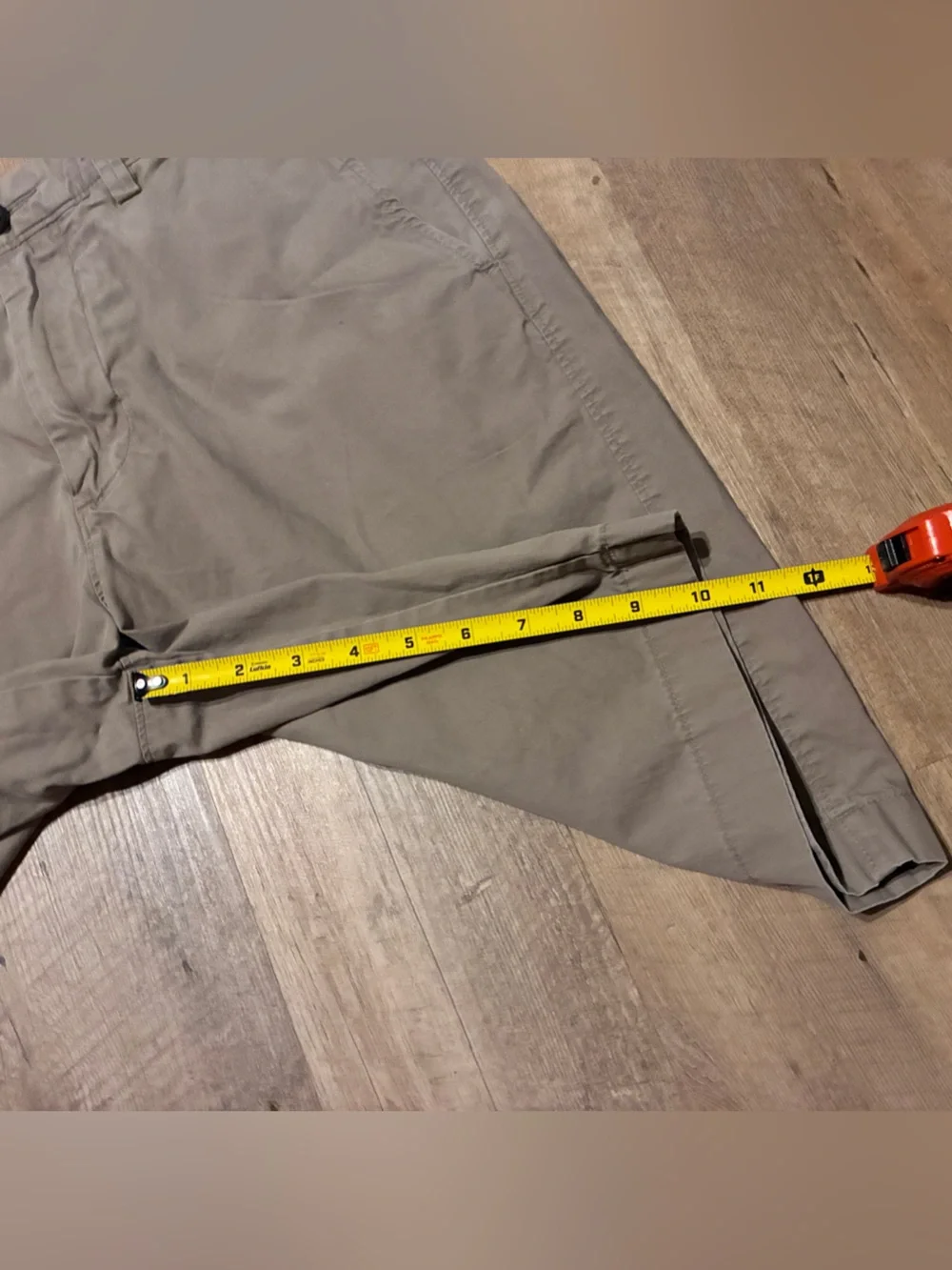 J. Crew Men's Flat-Front Chino Shorts in Tan/Gray